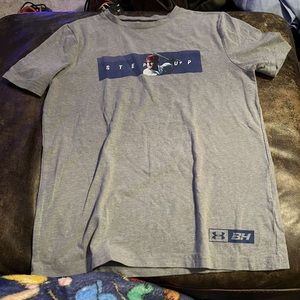 Grey under armour tshirt
